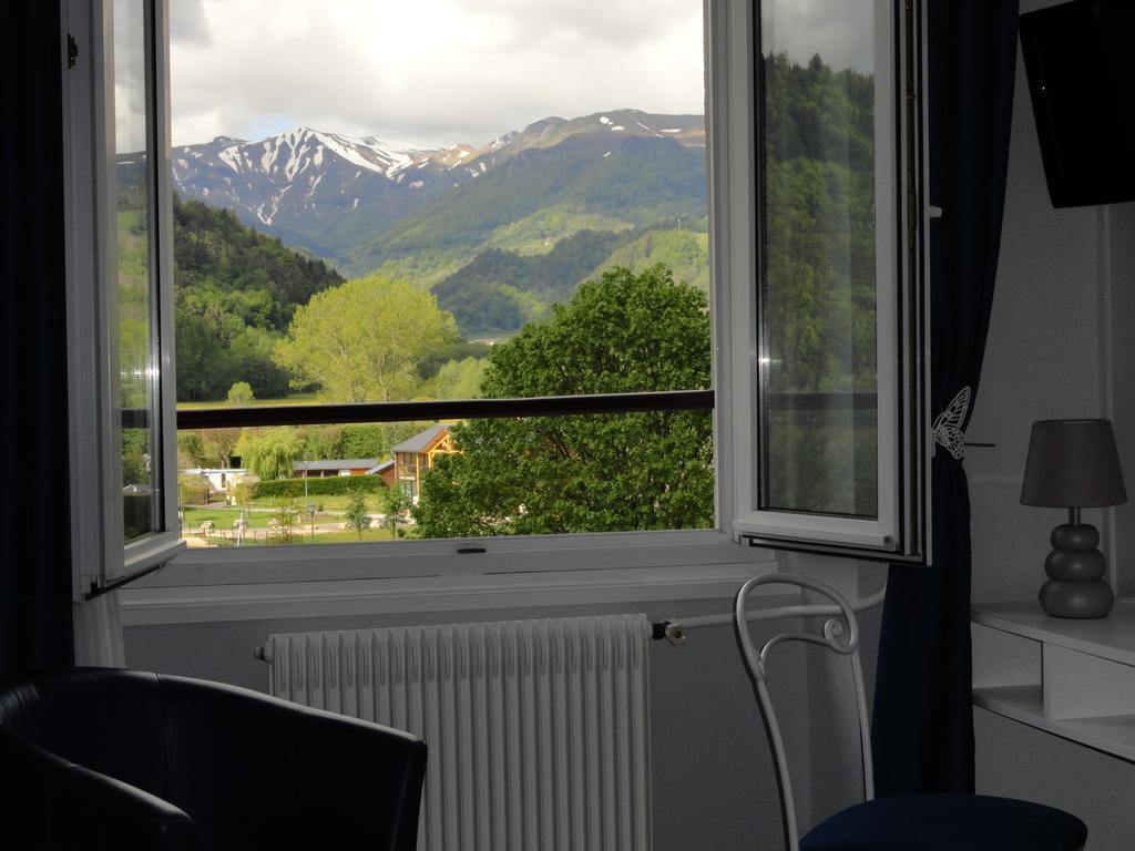 Logis Hotel Le Beau Site Chambon-sur-Lac Exterior photo